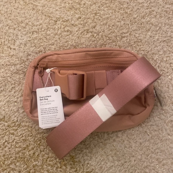 LULULEMON EVERYWHERE BELT BAG IN RARE PINK PASTEL - Picture 8 of 8
